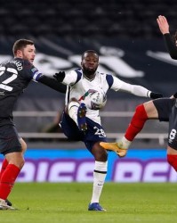  布伦特福德客场爆冷击败热刺获盛赞