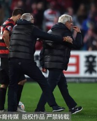  拉齐奥争议红牌引发赛后主帅激烈抗议  