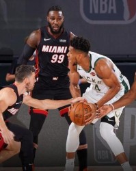  猛龙六人上双碾压公牛，西亚卡姆准三双  