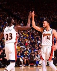  勇士主场大胜国王巩固西部榜首位置