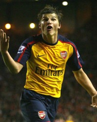  阿森纳终场绝杀惊险带走三分  