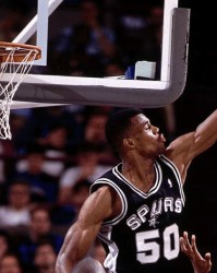  马刺青年军敢打敢拼险胜爵士终结四连败