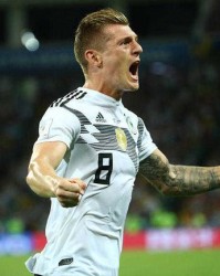  特里皮尔精准任意球绝杀伯恩茅斯  