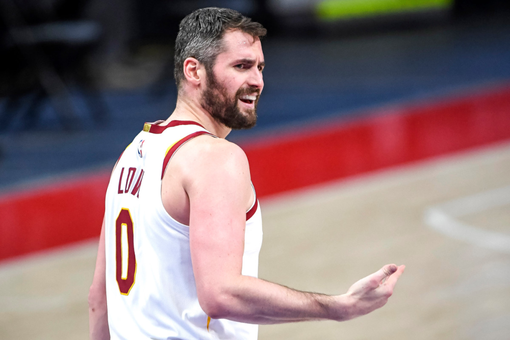  勇士主场力克凯尔特人，库里三分雨浇灭绿军攻势